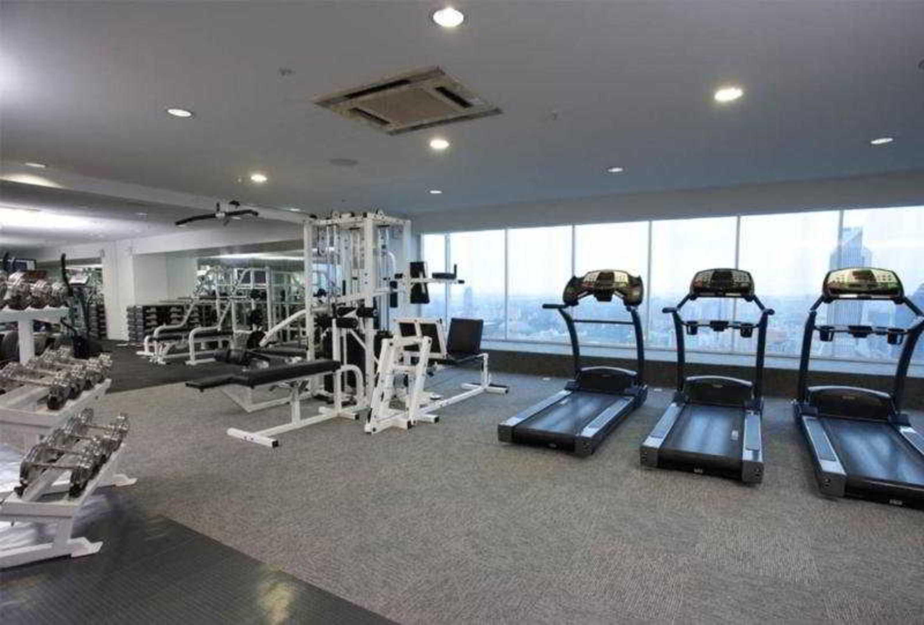Pacific Regency Hotel Suites Куала-Лумпур Екстер'єр фото The gym at the 10th floor