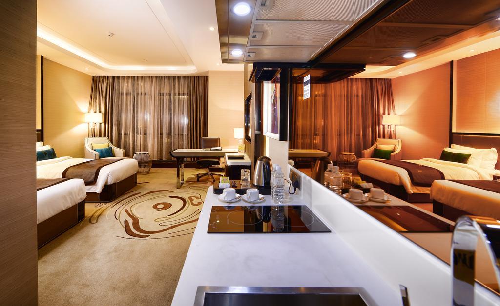 Pacific Regency Hotel Suites Куала-Лумпур Екстер'єр фото Deluxe Suite