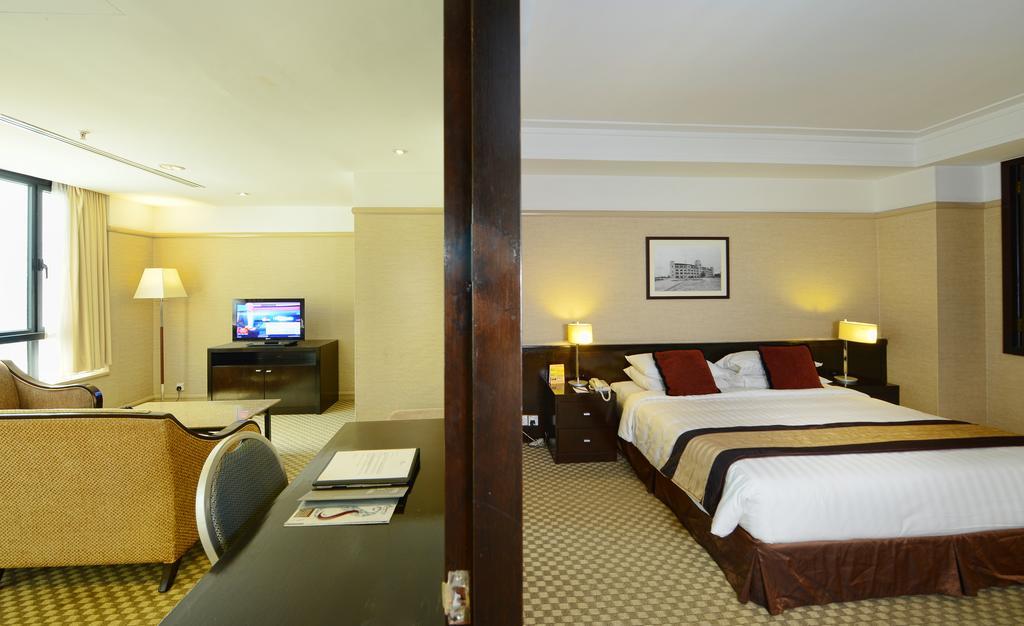 Pacific Regency Hotel Suites Куала-Лумпур Екстер'єр фото Suite