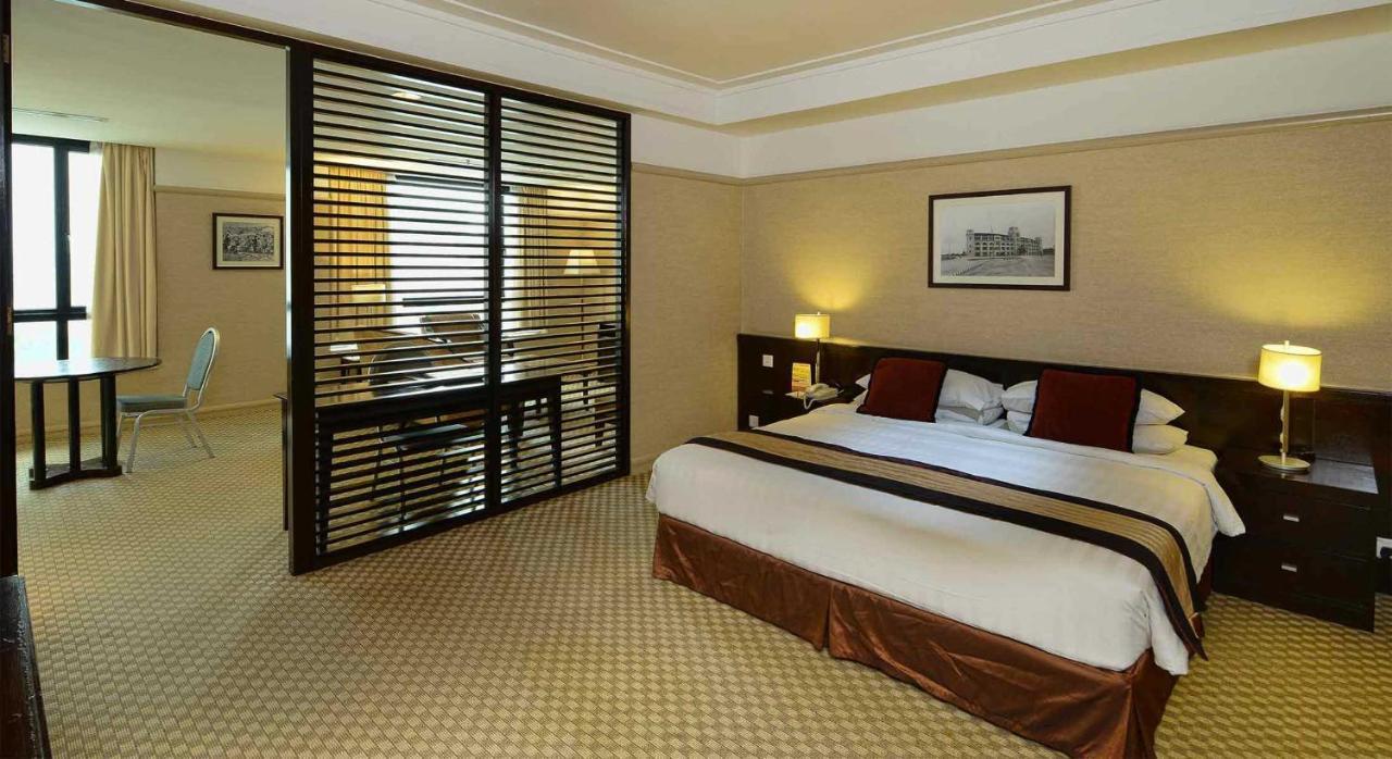 Pacific Regency Hotel Suites Куала-Лумпур Номер фото A room at the hotel